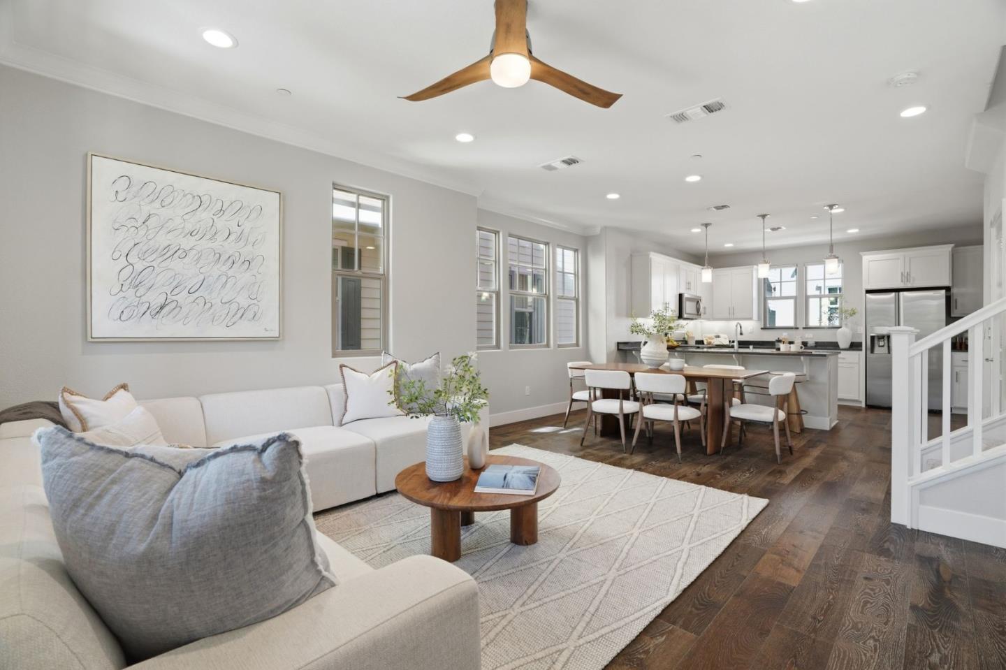 Detail Gallery Image 5 of 51 For 3102 Pyramid Way, Mountain View,  CA 94043 - 3 Beds | 3/1 Baths