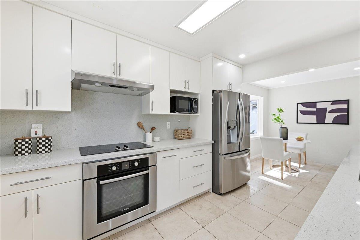 Detail Gallery Image 16 of 109 For 6 Spring Valley Ln, Millbrae,  CA 94030 - 6 Beds | 4 Baths