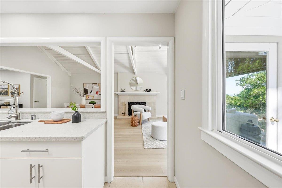 Detail Gallery Image 23 of 109 For 6 Spring Valley Ln, Millbrae,  CA 94030 - 6 Beds | 4 Baths