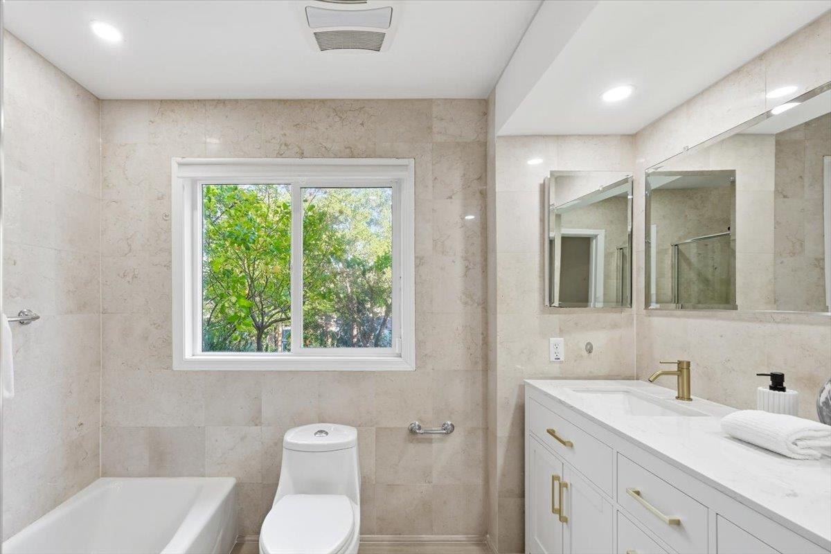 Detail Gallery Image 35 of 109 For 6 Spring Valley Ln, Millbrae,  CA 94030 - 6 Beds | 4 Baths