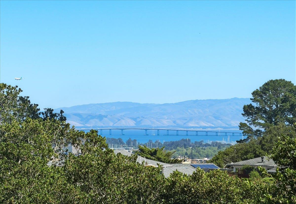 Detail Gallery Image 7 of 109 For 6 Spring Valley Ln, Millbrae,  CA 94030 - 6 Beds | 4 Baths