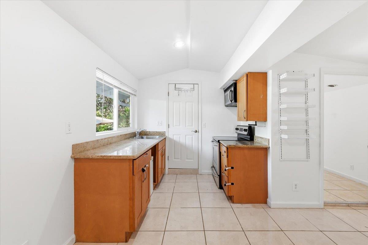 Detail Gallery Image 78 of 109 For 6 Spring Valley Ln, Millbrae,  CA 94030 - 6 Beds | 4 Baths