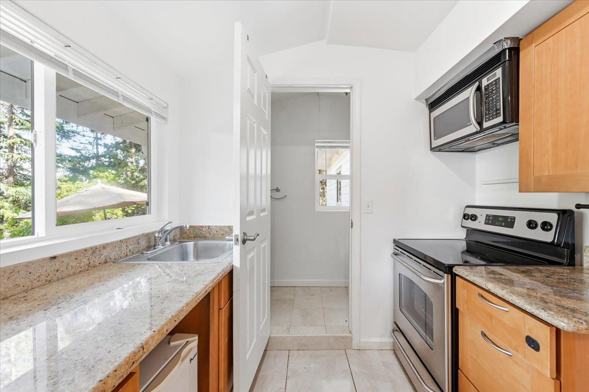 Detail Gallery Image 79 of 109 For 6 Spring Valley Ln, Millbrae,  CA 94030 - 6 Beds | 4 Baths