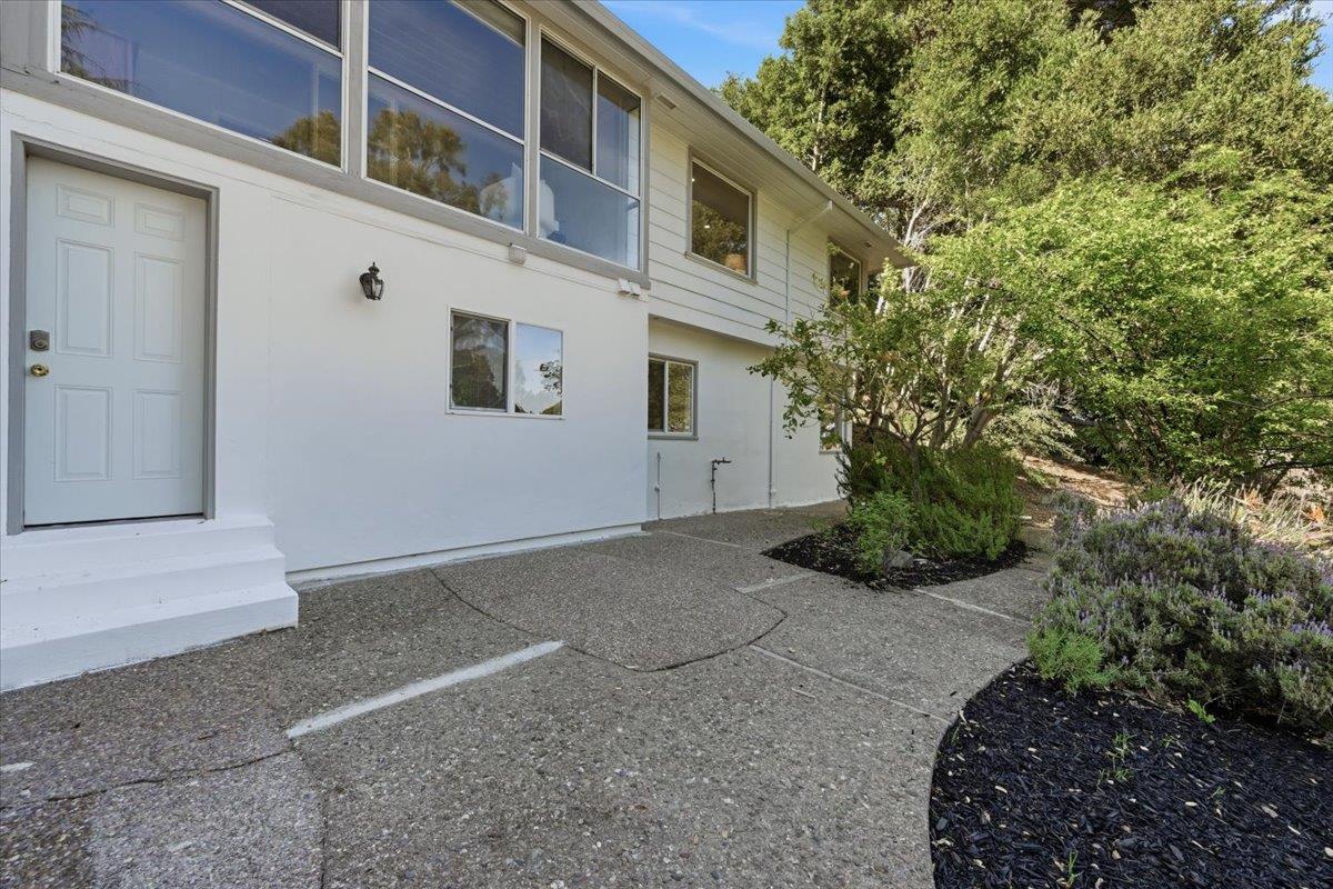 Detail Gallery Image 92 of 109 For 6 Spring Valley Ln, Millbrae,  CA 94030 - 6 Beds | 4 Baths