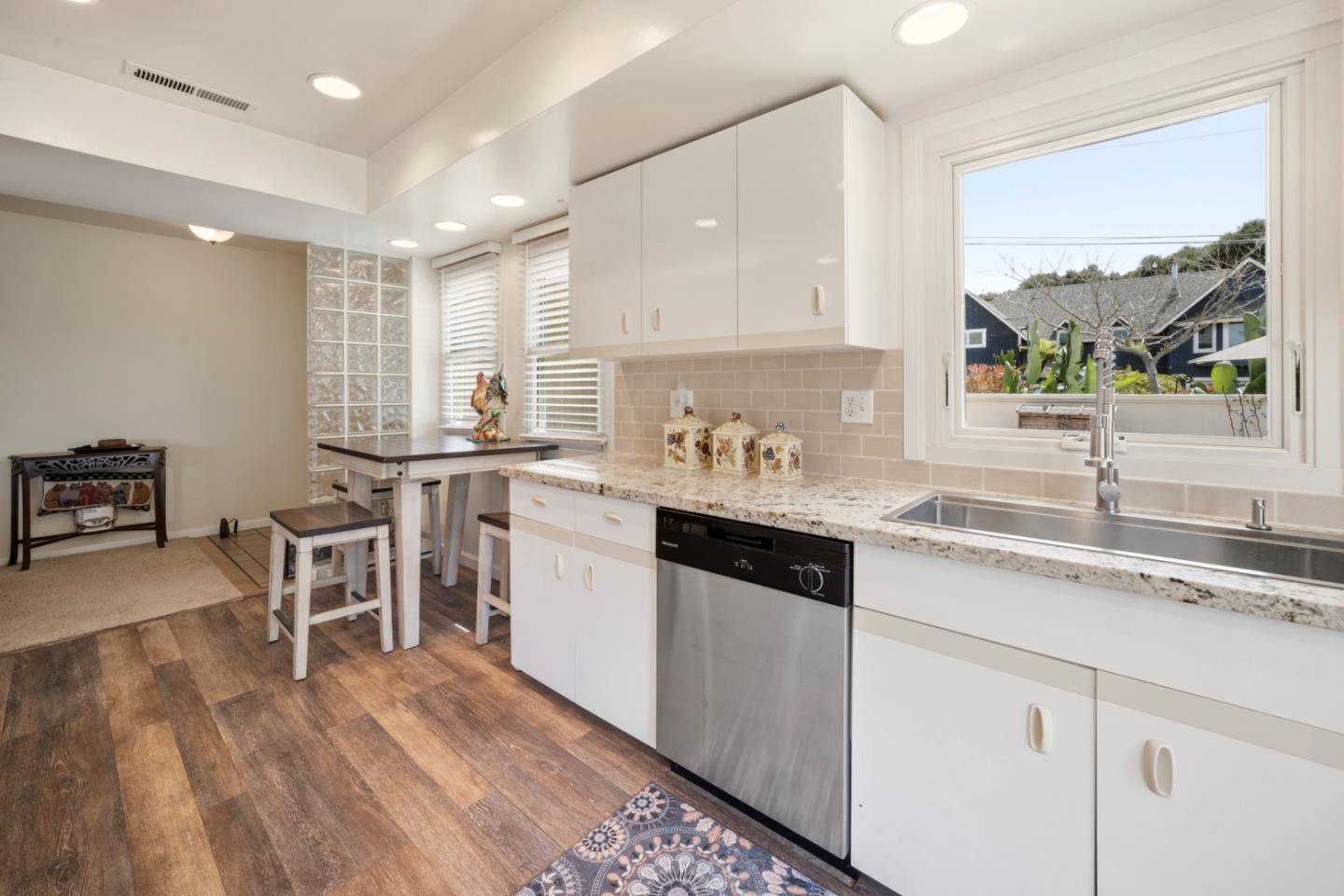 Detail Gallery Image 7 of 39 For 185 Monte Vista Dr, Aptos,  CA 95003 - 3 Beds | 2 Baths