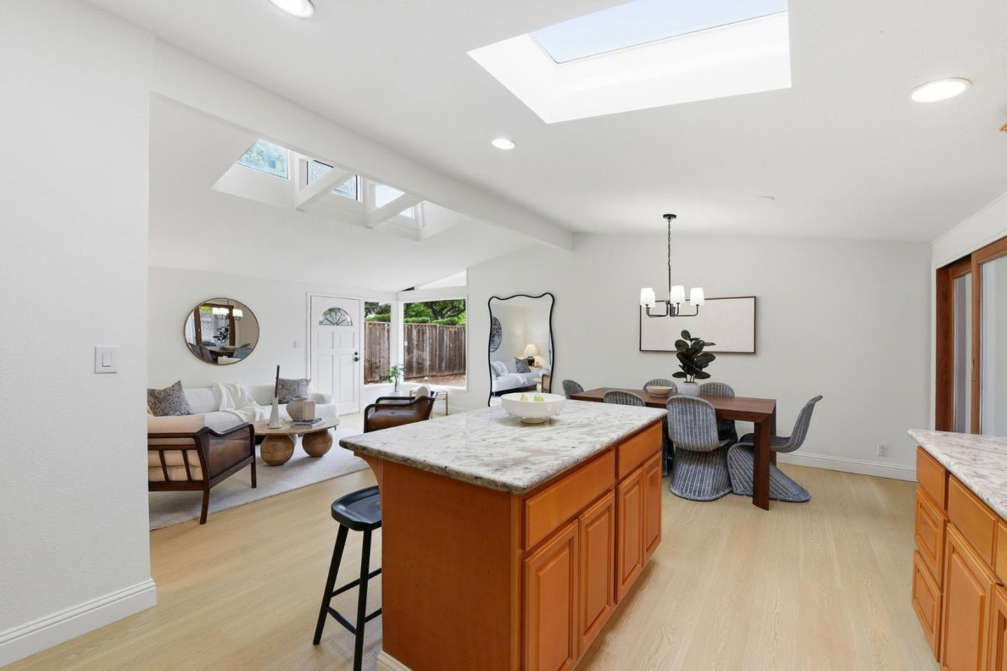 Detail Gallery Image 10 of 41 For 794 Lakemuir Dr, Sunnyvale,  CA 94089 - 3 Beds | 2 Baths