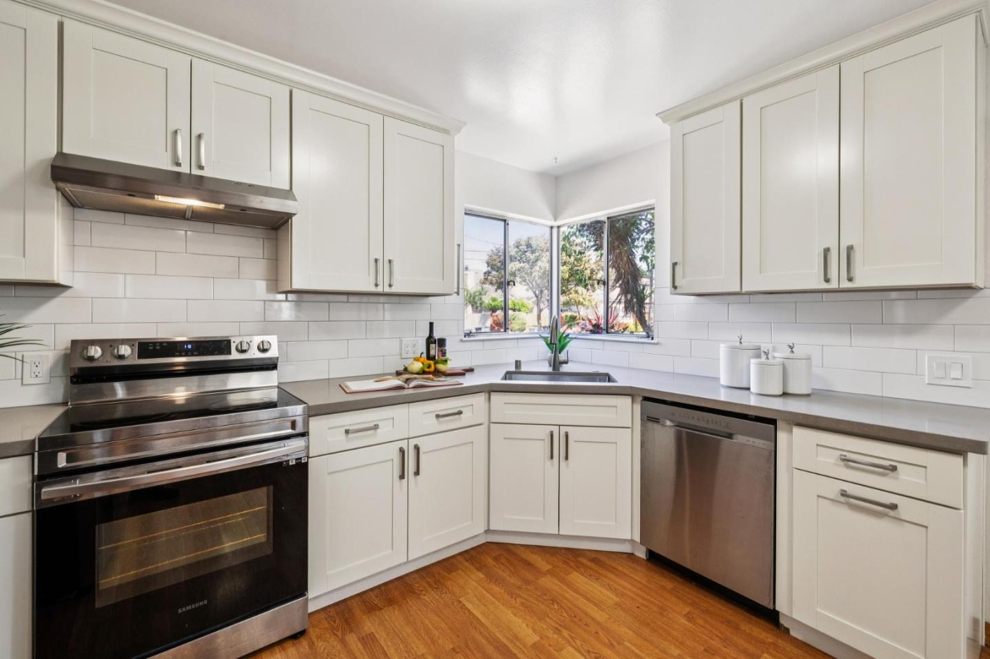 Detail Gallery Image 22 of 66 For 384 Beemer Ave, Sunnyvale,  CA 94086 - 4 Beds | 3 Baths