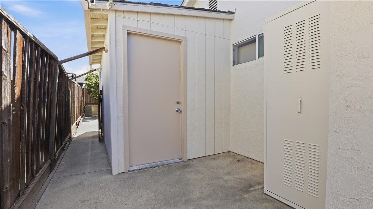 Detail Gallery Image 11 of 12 For 2162 Stratton Pl, San Jose,  CA 95131 - 3 Beds | 2 Baths