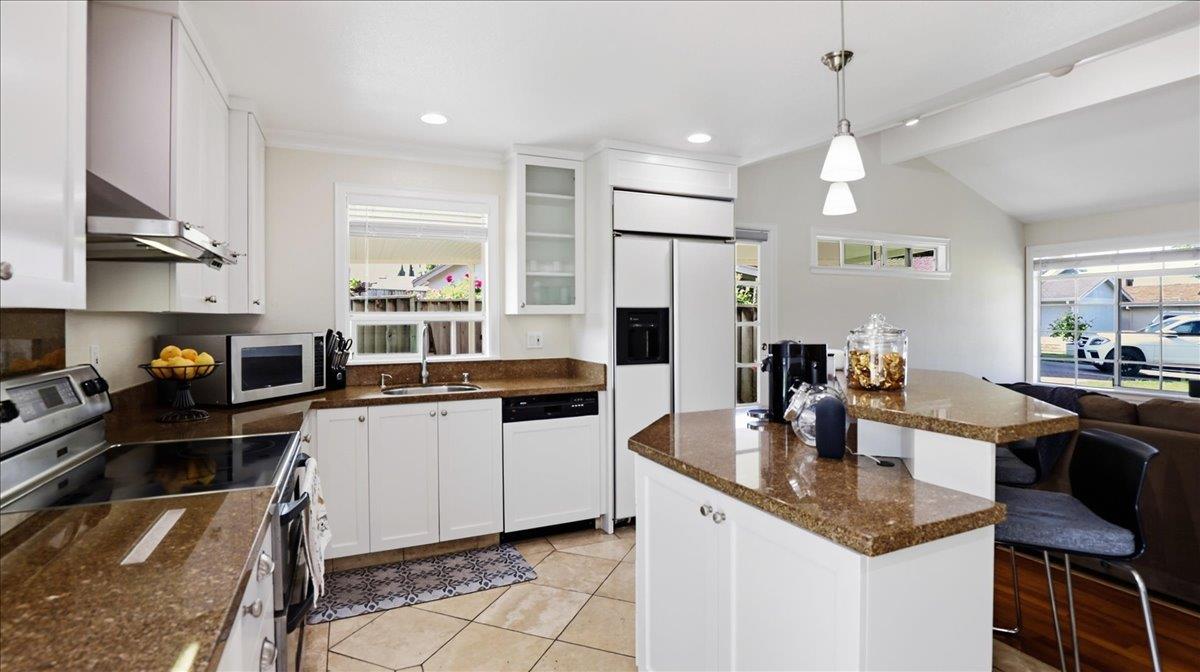 Detail Gallery Image 5 of 12 For 2162 Stratton Pl, San Jose,  CA 95131 - 3 Beds | 2 Baths