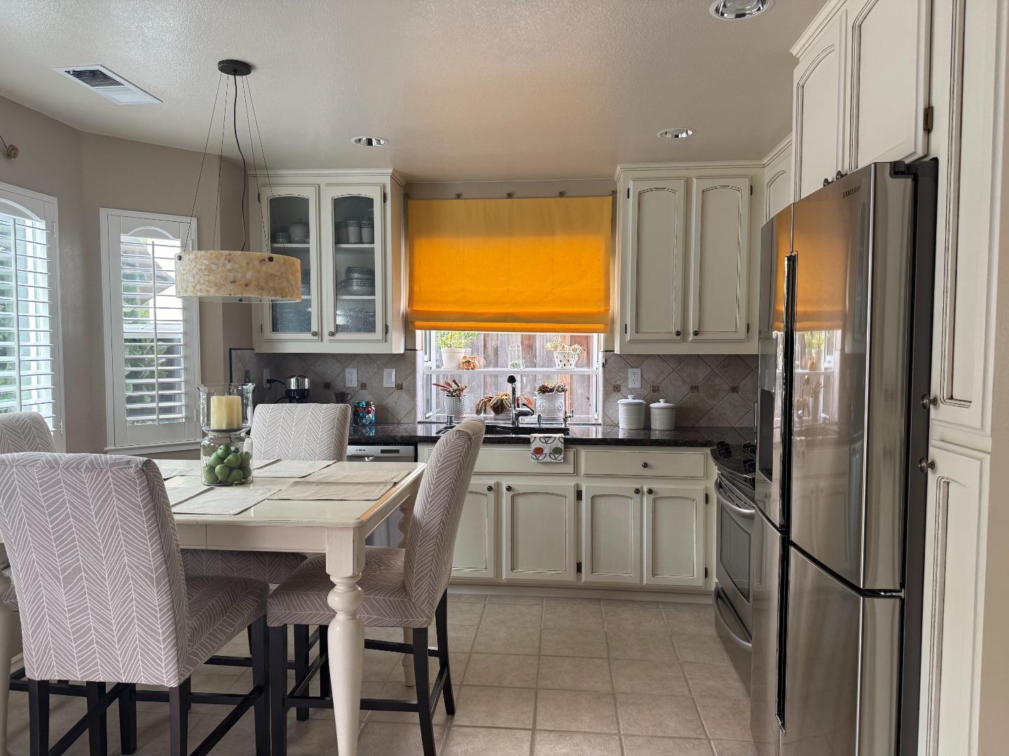 Detail Gallery Image 13 of 40 For 7389 Forsum Rd, San Jose,  CA 95138 - 3 Beds | 2/1 Baths