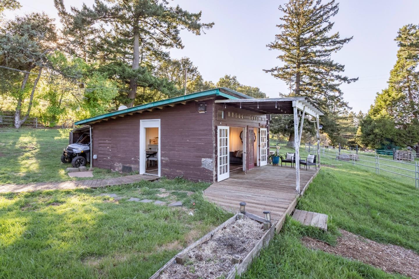 Detail Gallery Image 14 of 23 For 20255 Skyline Blvd, Woodside,  CA 94062 - 3 Beds | 3 Baths