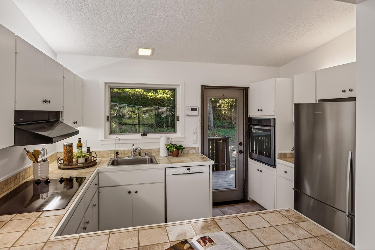 Detail Gallery Image 6 of 23 For 20255 Skyline Blvd, Woodside,  CA 94062 - 3 Beds | 3 Baths