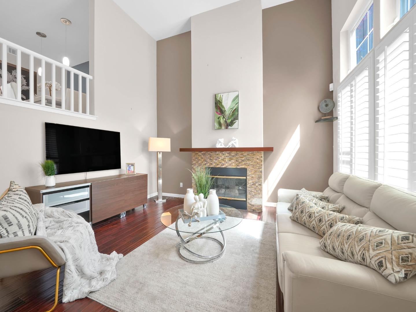 Detail Gallery Image 4 of 36 For 1044 Keeble Ct, San Jose,  CA 95126 - 2 Beds | 2/1 Baths