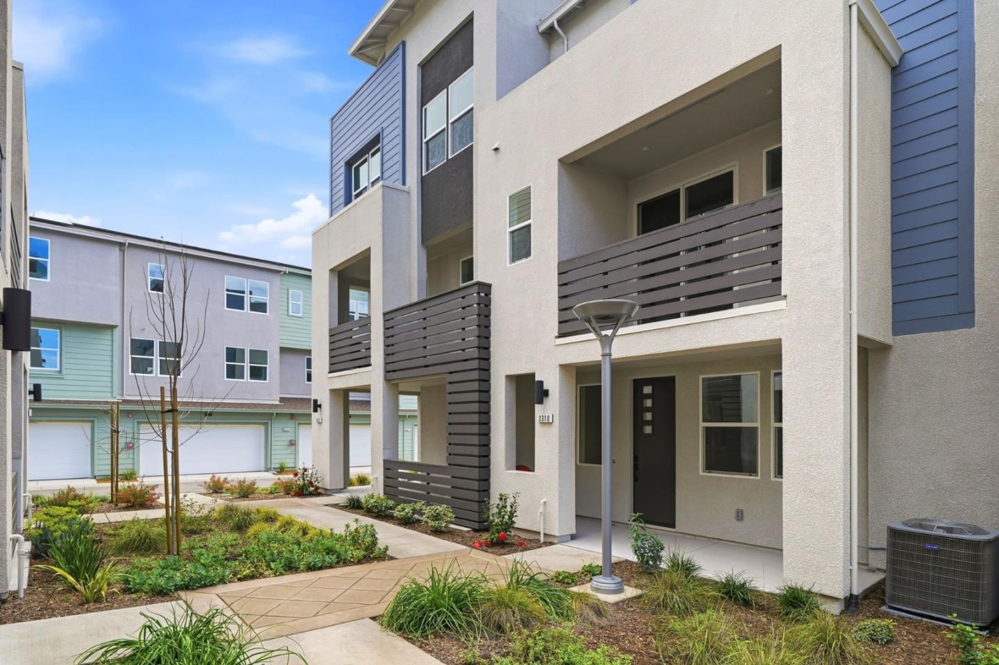 Detail Gallery Image 3 of 21 For 5009 Seashell Ter, San Ramon,  CA 94583 - 3 Beds | 3/1 Baths