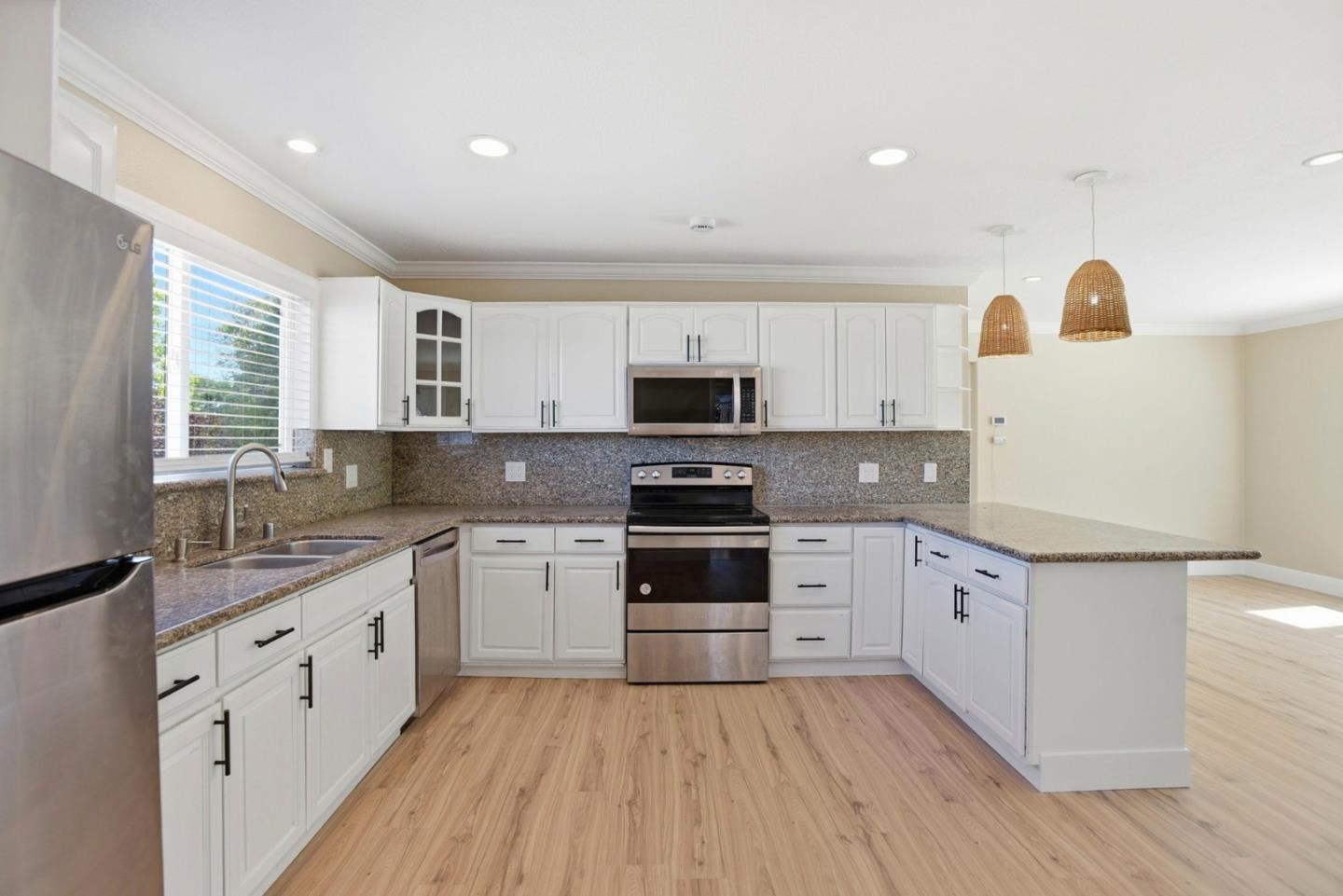 Detail Gallery Image 11 of 34 For 400 La Casa, San Mateo,  CA 94403 - 3 Beds | 1 Baths