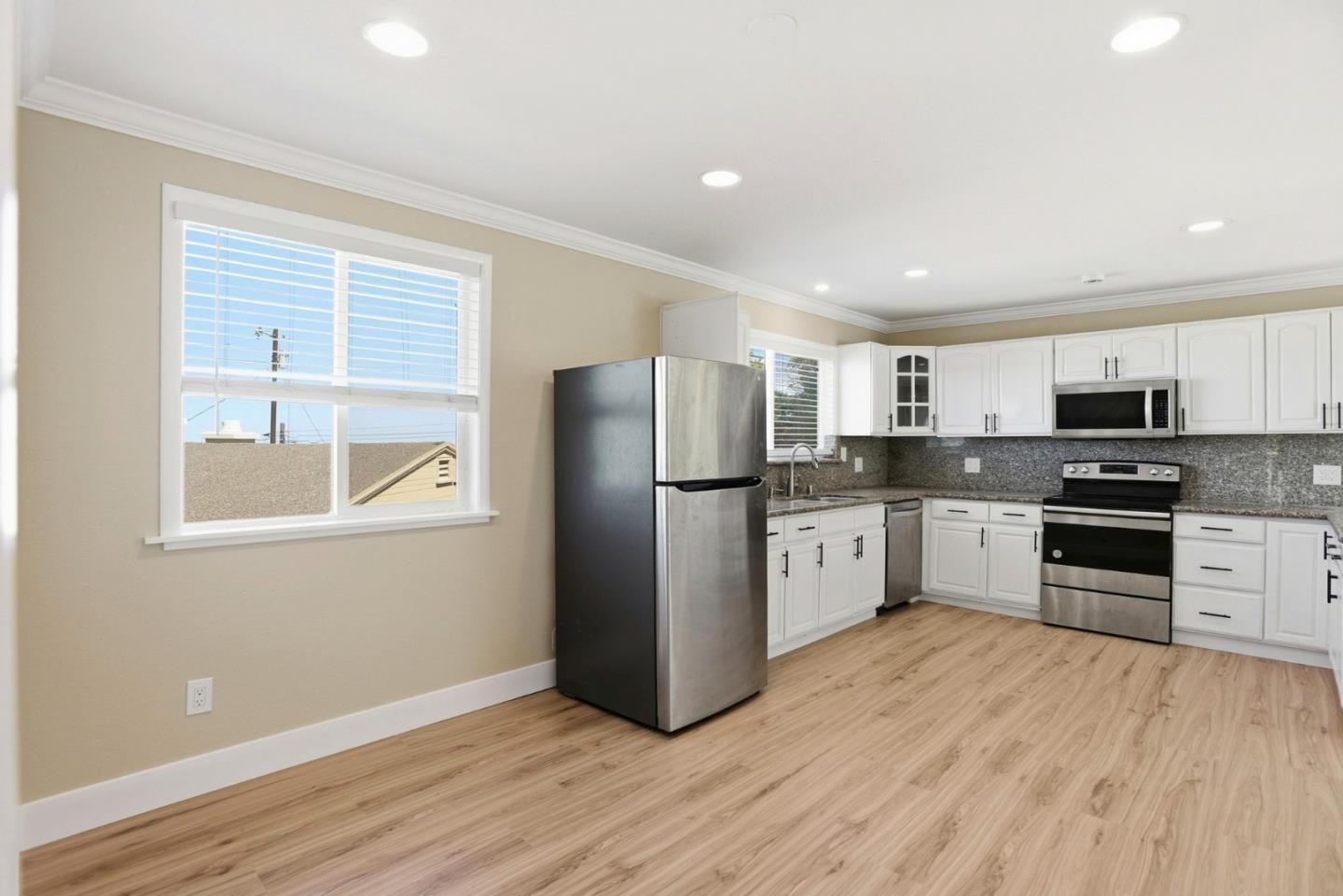 Detail Gallery Image 12 of 34 For 400 La Casa, San Mateo,  CA 94403 - 3 Beds | 1 Baths