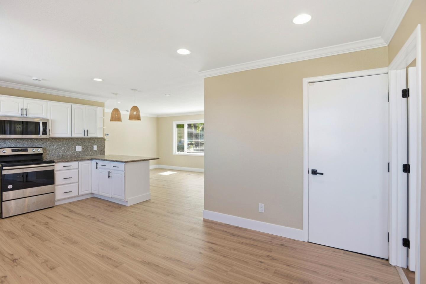Detail Gallery Image 13 of 34 For 400 La Casa, San Mateo,  CA 94403 - 3 Beds | 1 Baths