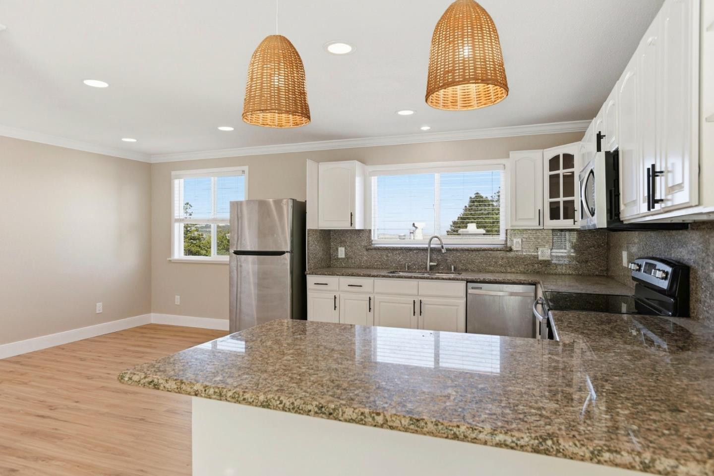 Detail Gallery Image 8 of 34 For 400 La Casa, San Mateo,  CA 94403 - 3 Beds | 1 Baths