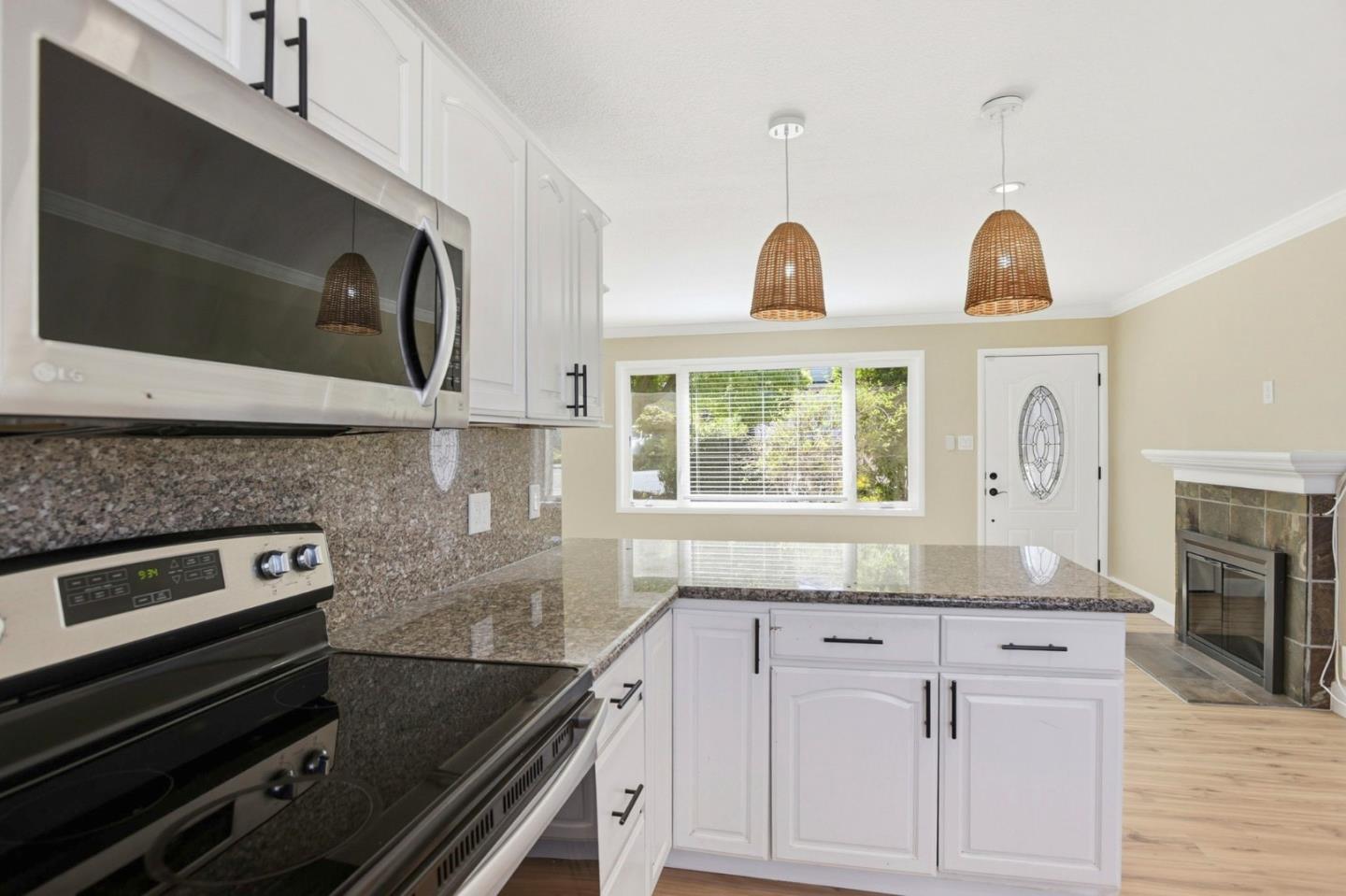 Detail Gallery Image 9 of 34 For 400 La Casa, San Mateo,  CA 94403 - 3 Beds | 1 Baths