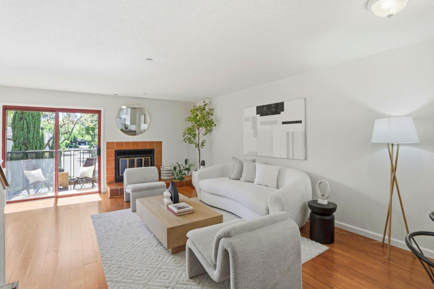 Detail Gallery Image 2 of 19 For 4159 El Camino Way #M,  Palo Alto,  CA 94306 - 2 Beds | 2/1 Baths