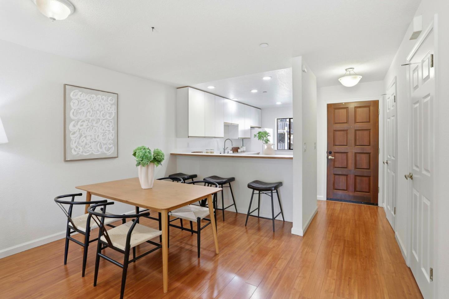 Detail Gallery Image 4 of 19 For 4159 El Camino Way #M,  Palo Alto,  CA 94306 - 2 Beds | 2/1 Baths