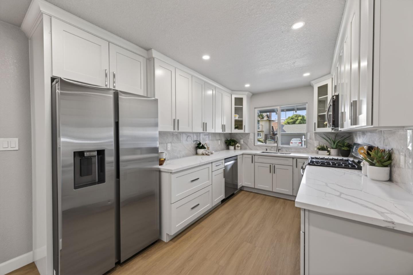 Detail Gallery Image 7 of 27 For 2747 Donovan Ave, Santa Clara,  CA 95051 - 4 Beds | 2 Baths