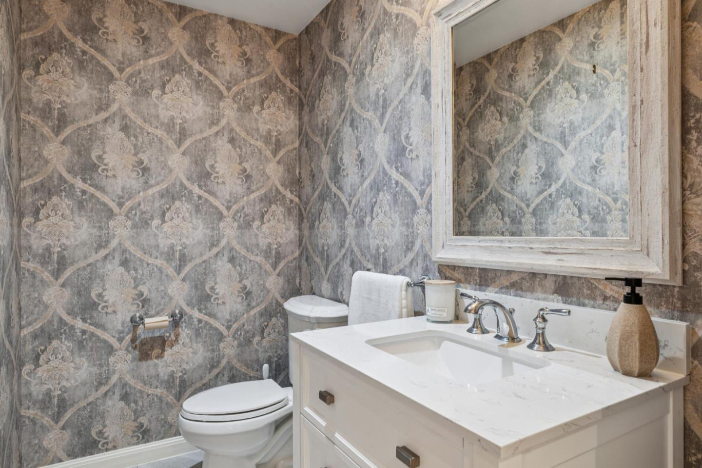 Detail Gallery Image 18 of 33 For 2905 Bird Rock Rd, Pebble Beach,  CA 93953 - 4 Beds | 3/1 Baths