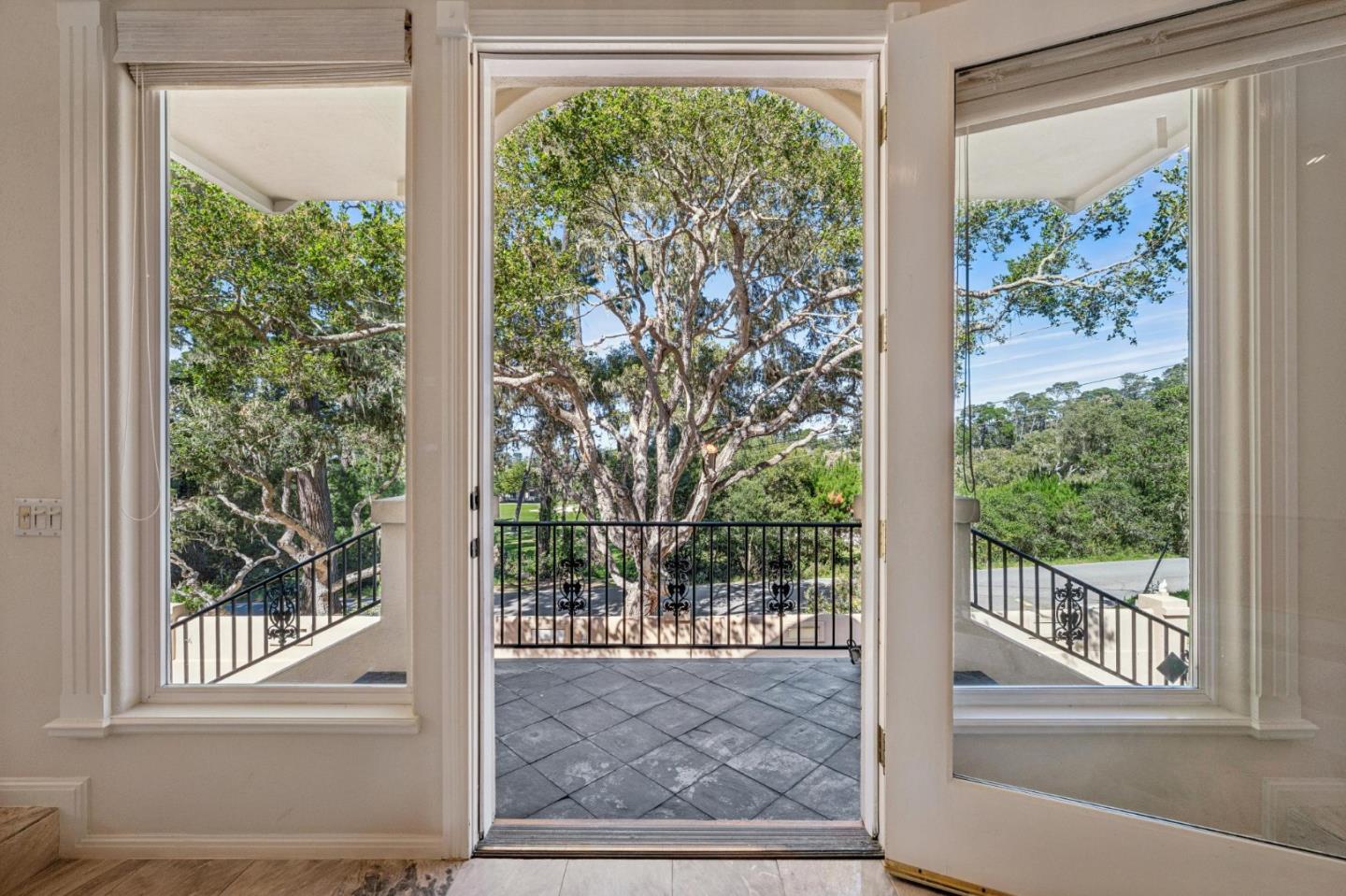 Detail Gallery Image 3 of 33 For 2905 Bird Rock Rd, Pebble Beach,  CA 93953 - 4 Beds | 3/1 Baths