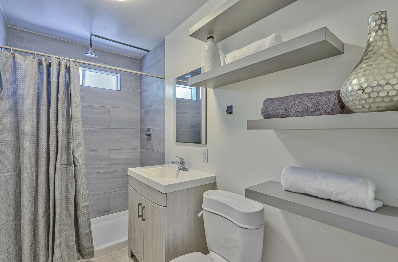 Detail Gallery Image 14 of 27 For 1815 King St, Santa Cruz,  CA 95060 - 2 Beds | 1 Baths