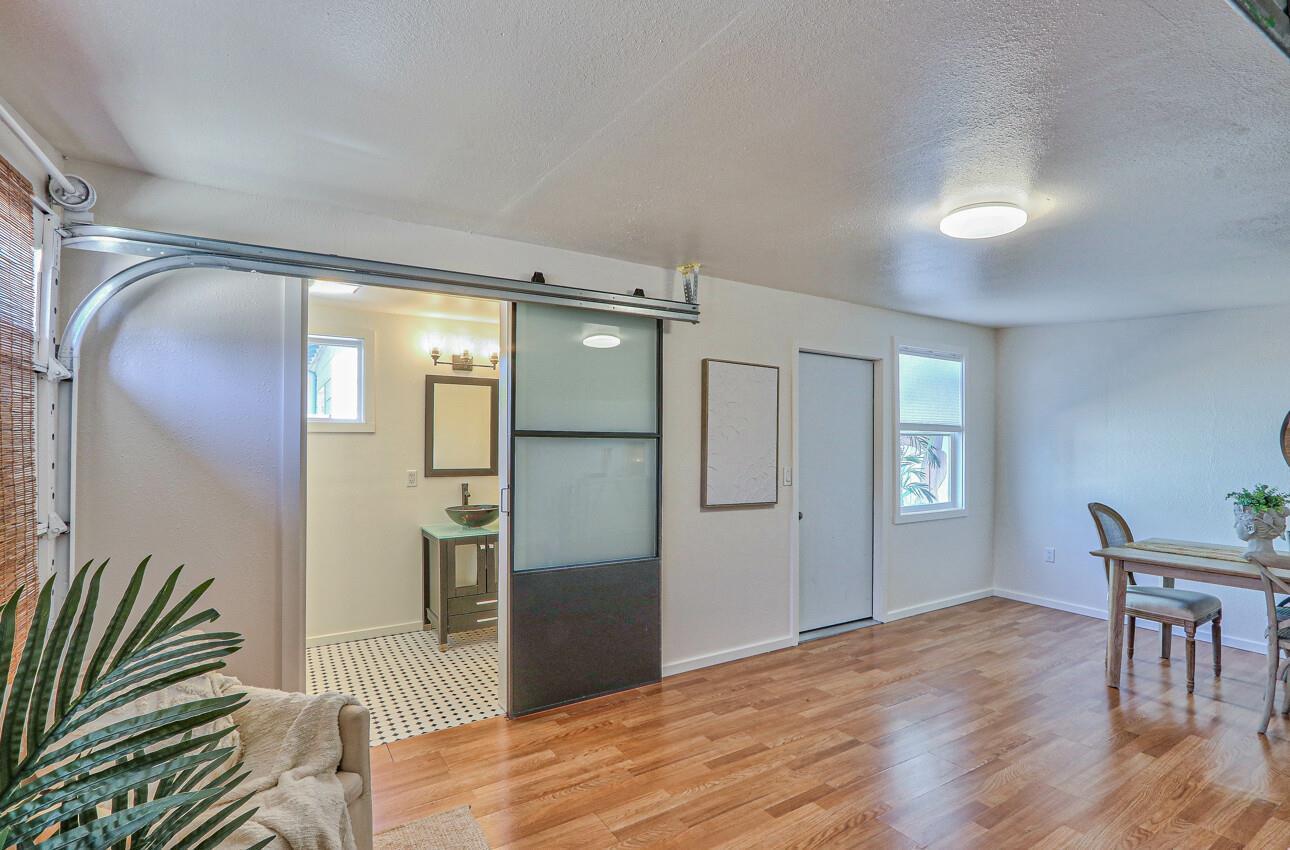 Detail Gallery Image 21 of 27 For 1815 King St, Santa Cruz,  CA 95060 - 2 Beds | 1 Baths