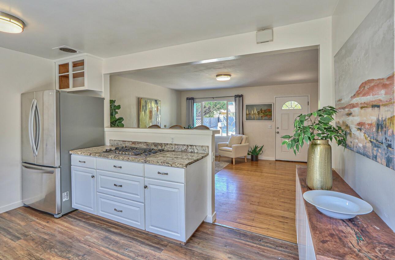 Detail Gallery Image 7 of 27 For 1815 King St, Santa Cruz,  CA 95060 - 2 Beds | 1 Baths