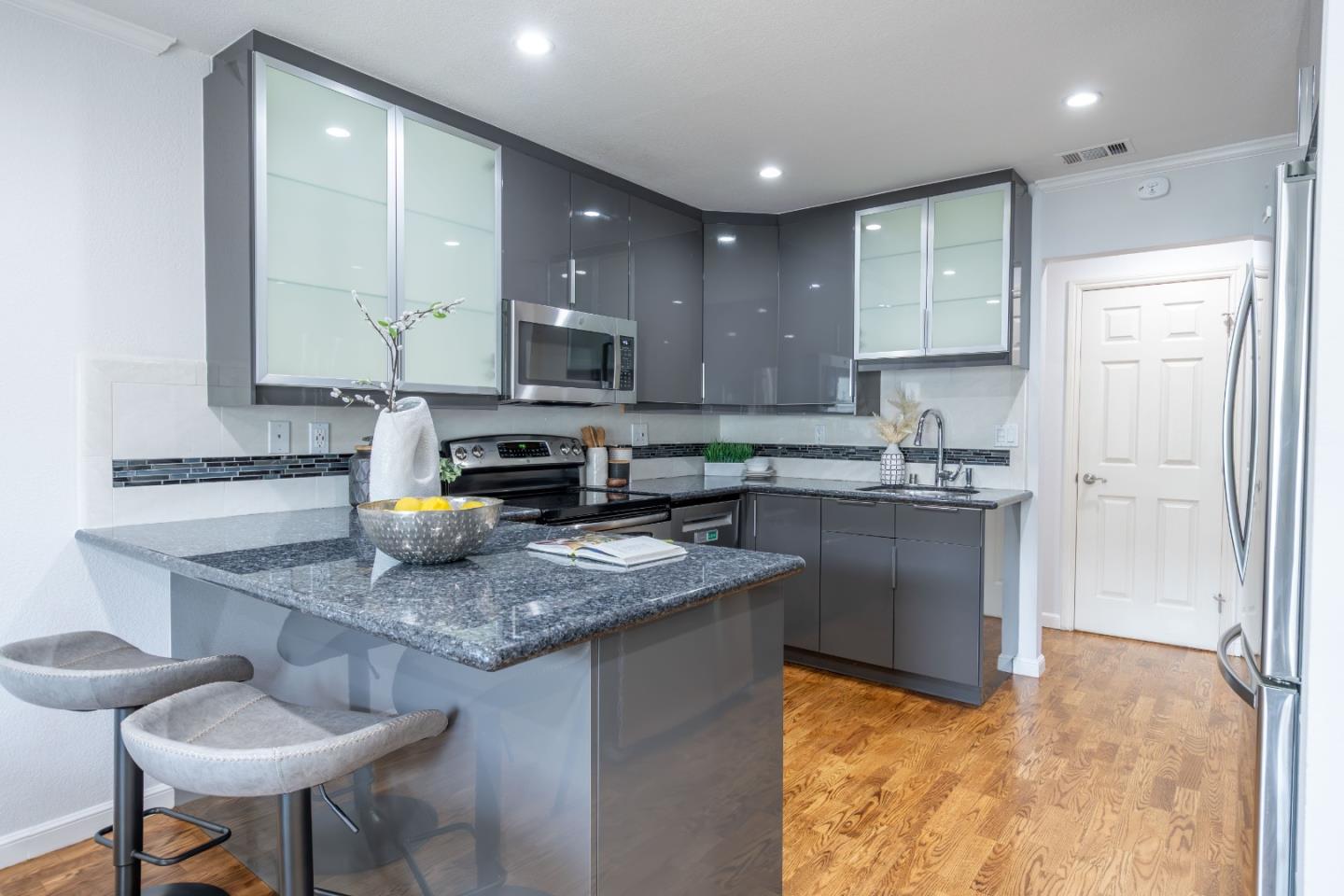 Photo #3: ML82042174 Listing: Photo #3