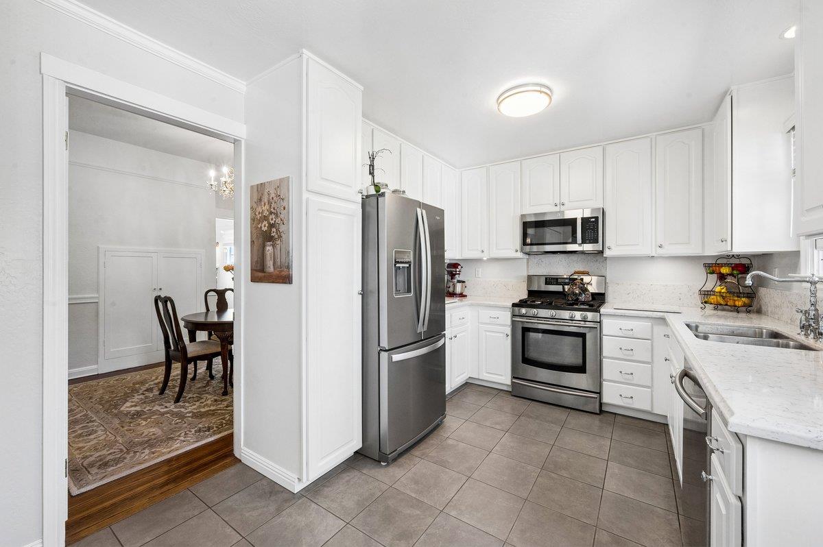 Detail Gallery Image 38 of 54 For 221 Poplar Ave, San Bruno,  CA 94066 - 3 Beds | 1/1 Baths