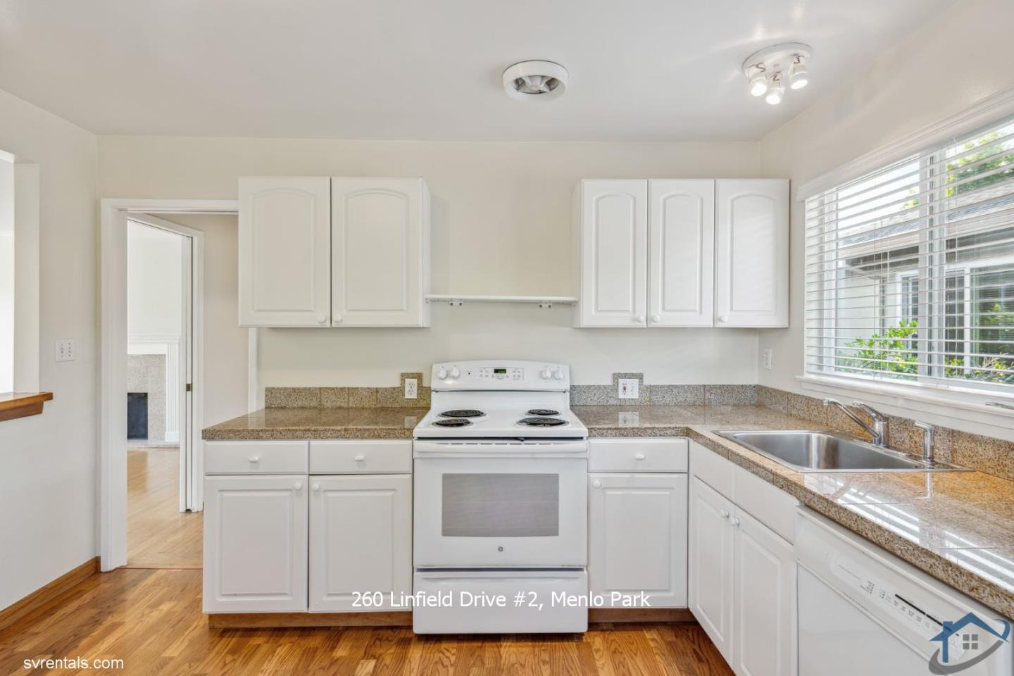 Detail Gallery Image 4 of 18 For 260 Linfield Dr #2,  Menlo Park,  CA 94025 - 2 Beds | 1 Baths