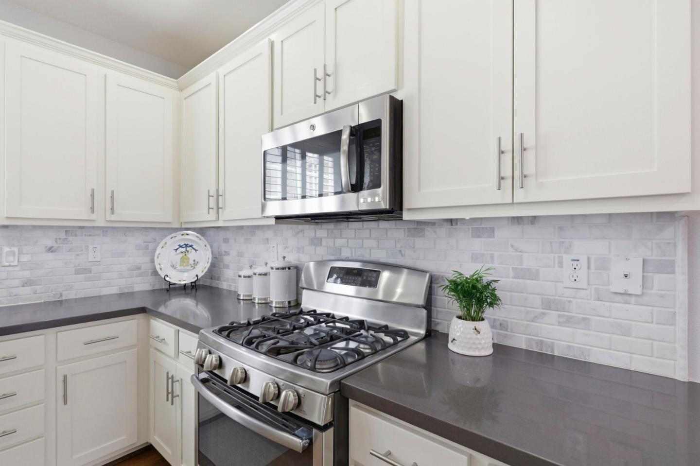 Detail Gallery Image 10 of 44 For 308 Harvest Ln, Scotts Valley,  CA 95066 - 3 Beds | 2/1 Baths