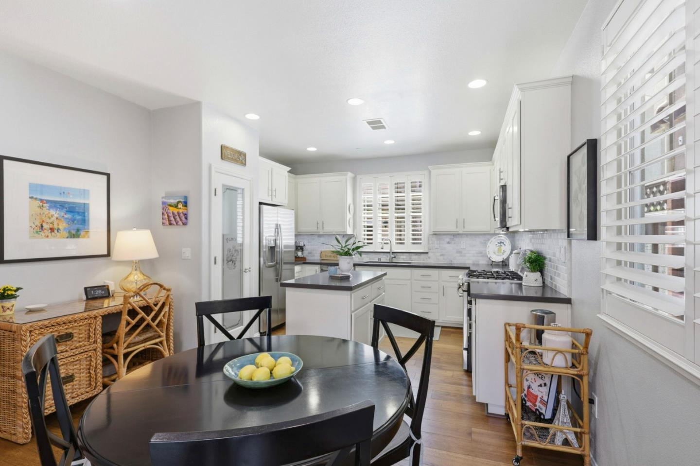 Detail Gallery Image 8 of 44 For 308 Harvest Ln, Scotts Valley,  CA 95066 - 3 Beds | 2/1 Baths