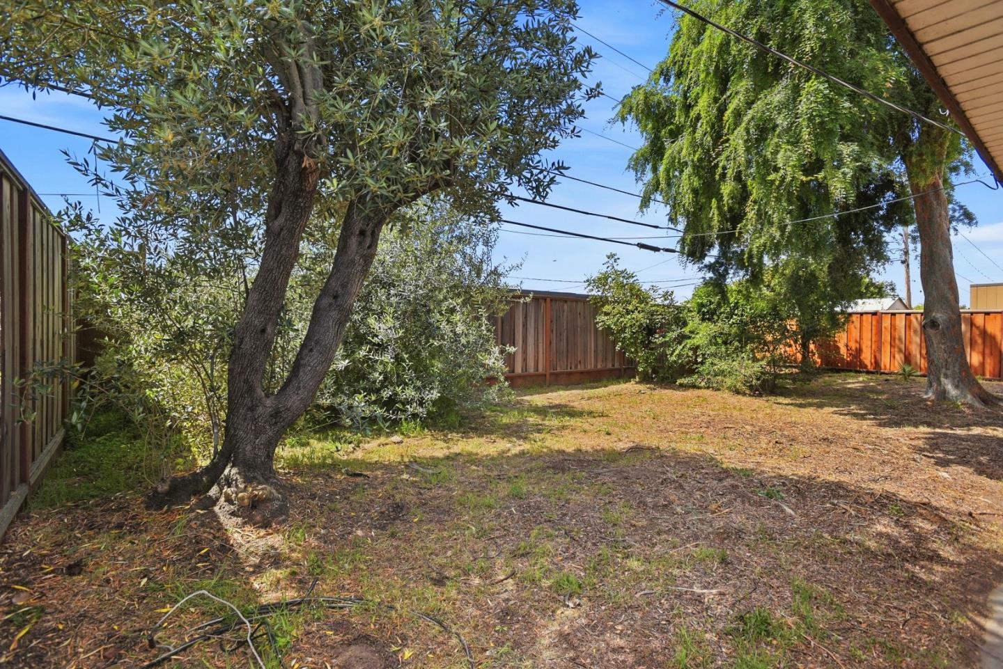 Detail Gallery Image 14 of 16 For 1648 Wolfe Dr, San Mateo,  CA 94402 - 3 Beds | 2 Baths