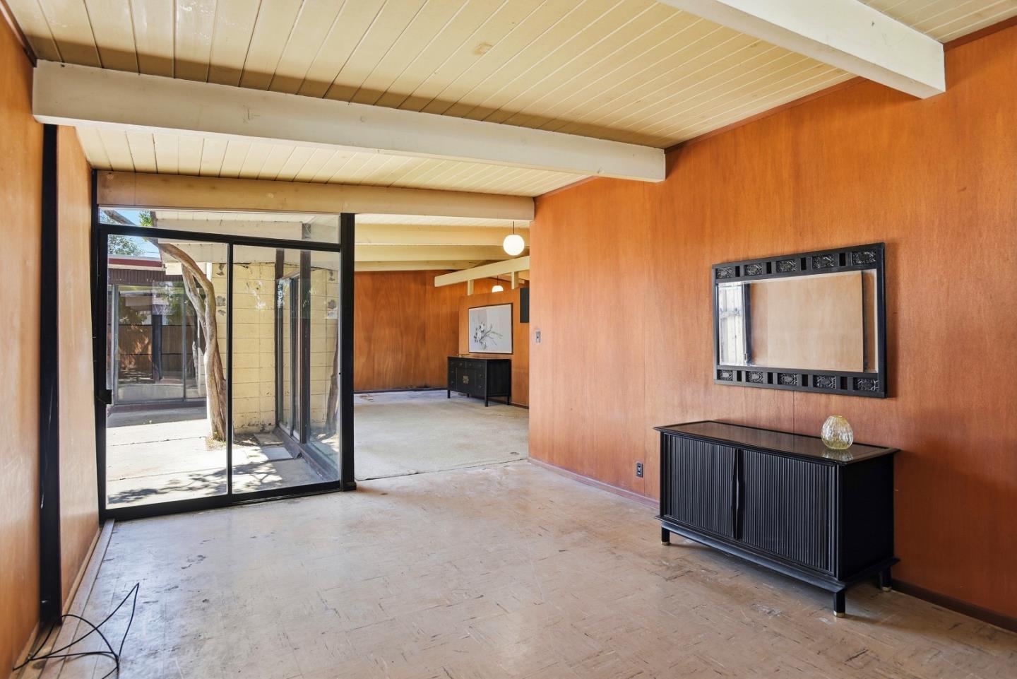 Detail Gallery Image 4 of 16 For 1648 Wolfe Dr, San Mateo,  CA 94402 - 3 Beds | 2 Baths