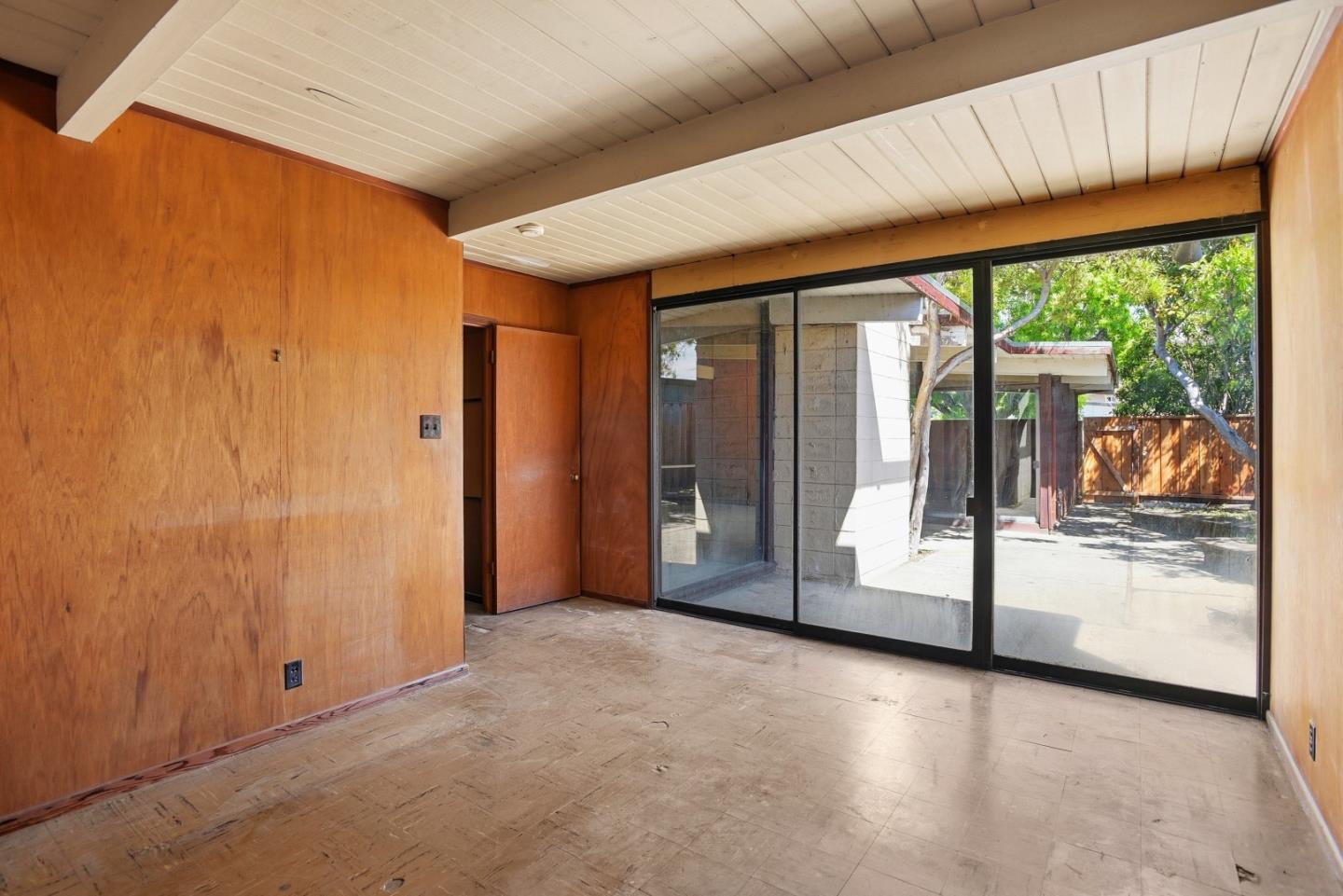 Detail Gallery Image 8 of 16 For 1648 Wolfe Dr, San Mateo,  CA 94402 - 3 Beds | 2 Baths