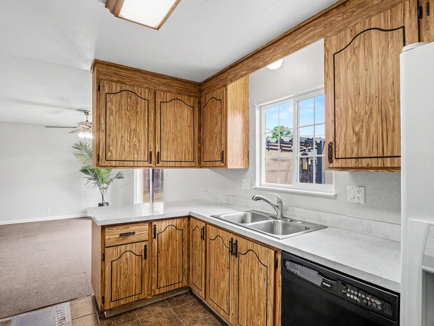 Detail Gallery Image 11 of 52 For 5438 Farina Ln, Fremont,  CA 94538 - 3 Beds | 2 Baths