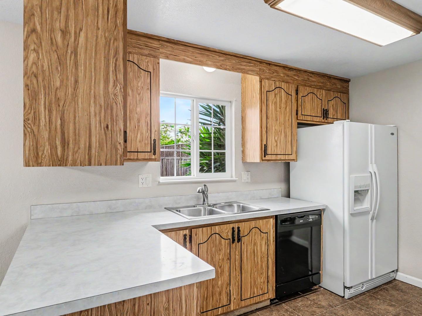 Detail Gallery Image 8 of 52 For 5438 Farina Ln, Fremont,  CA 94538 - 3 Beds | 2 Baths