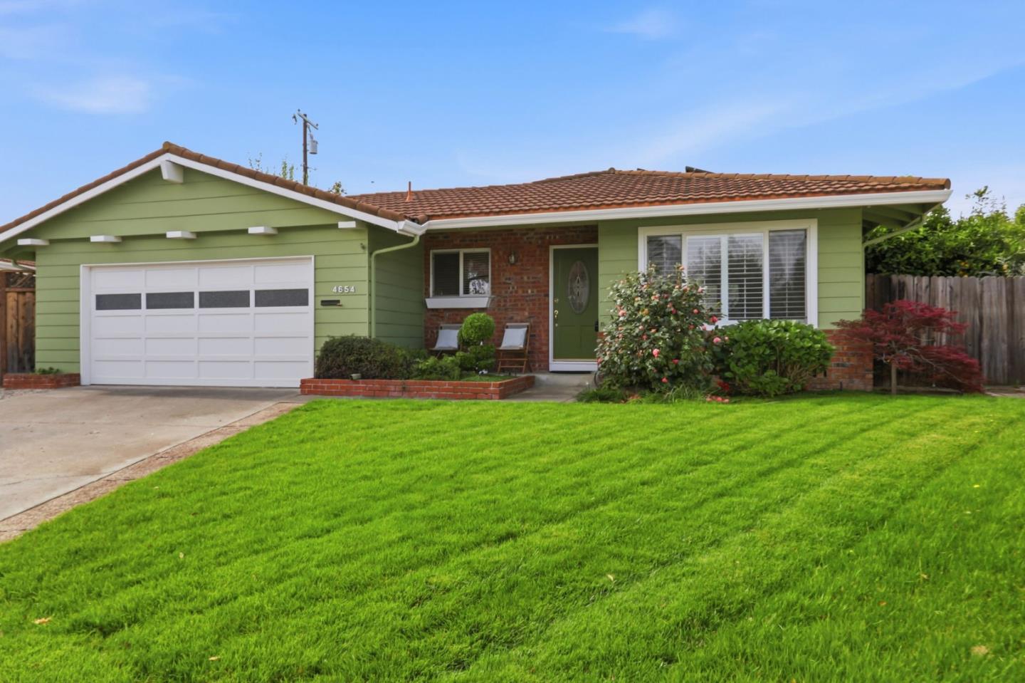 Detail Gallery Image 3 of 38 For 4654 Blanco Dr, San Jose,  CA 95129 - 3 Beds | 2 Baths