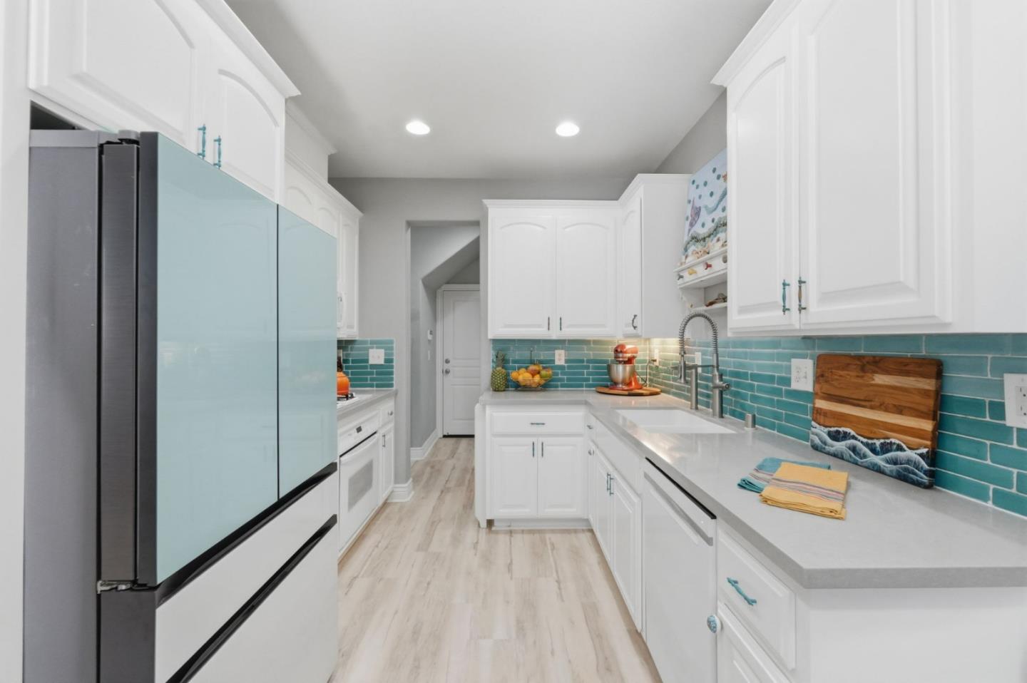 Detail Gallery Image 11 of 40 For 17765 Calle Hermosa, Morgan Hill,  CA 95037 - 3 Beds | 2/1 Baths