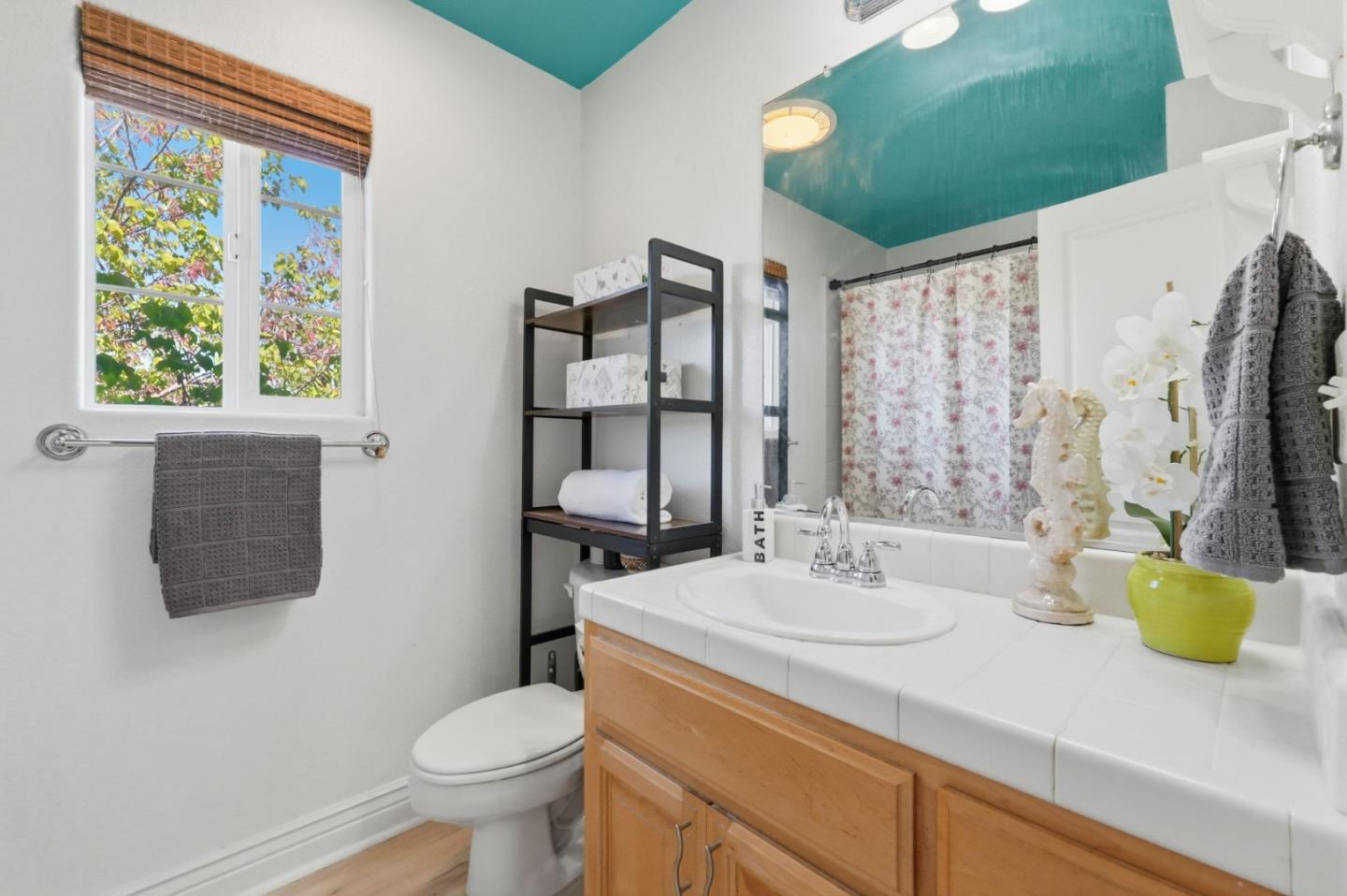 Detail Gallery Image 20 of 40 For 17765 Calle Hermosa, Morgan Hill,  CA 95037 - 3 Beds | 2/1 Baths