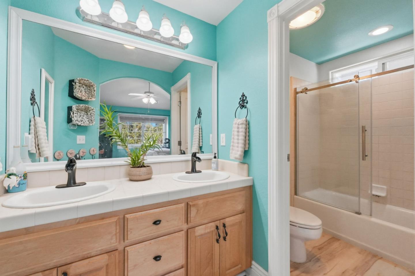 Detail Gallery Image 21 of 40 For 17765 Calle Hermosa, Morgan Hill,  CA 95037 - 3 Beds | 2/1 Baths