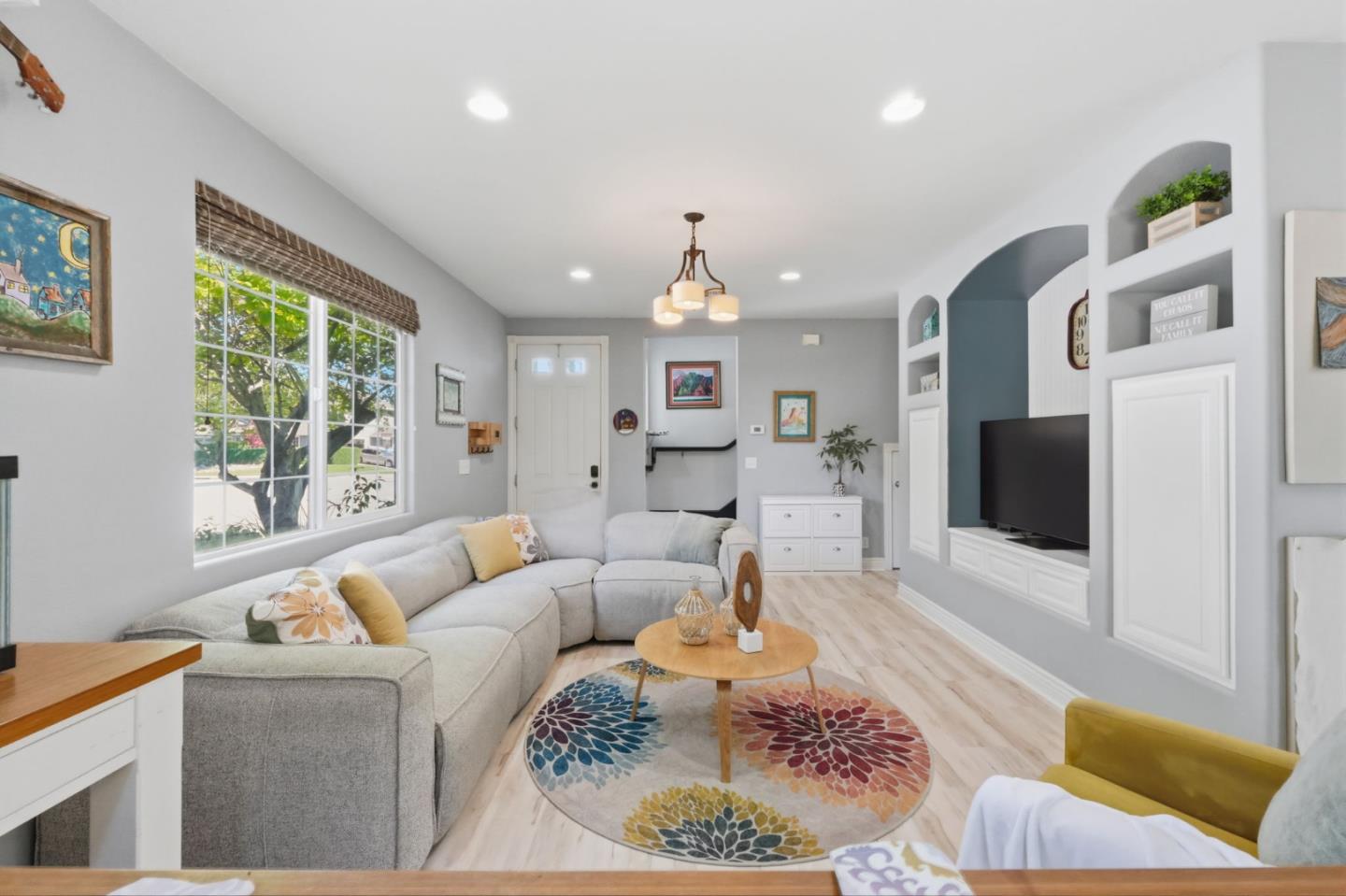 Detail Gallery Image 3 of 40 For 17765 Calle Hermosa, Morgan Hill,  CA 95037 - 3 Beds | 2/1 Baths