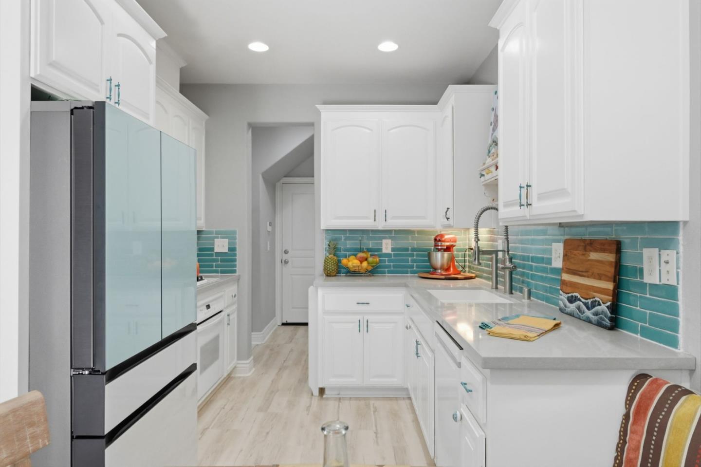 Detail Gallery Image 8 of 40 For 17765 Calle Hermosa, Morgan Hill,  CA 95037 - 3 Beds | 2/1 Baths