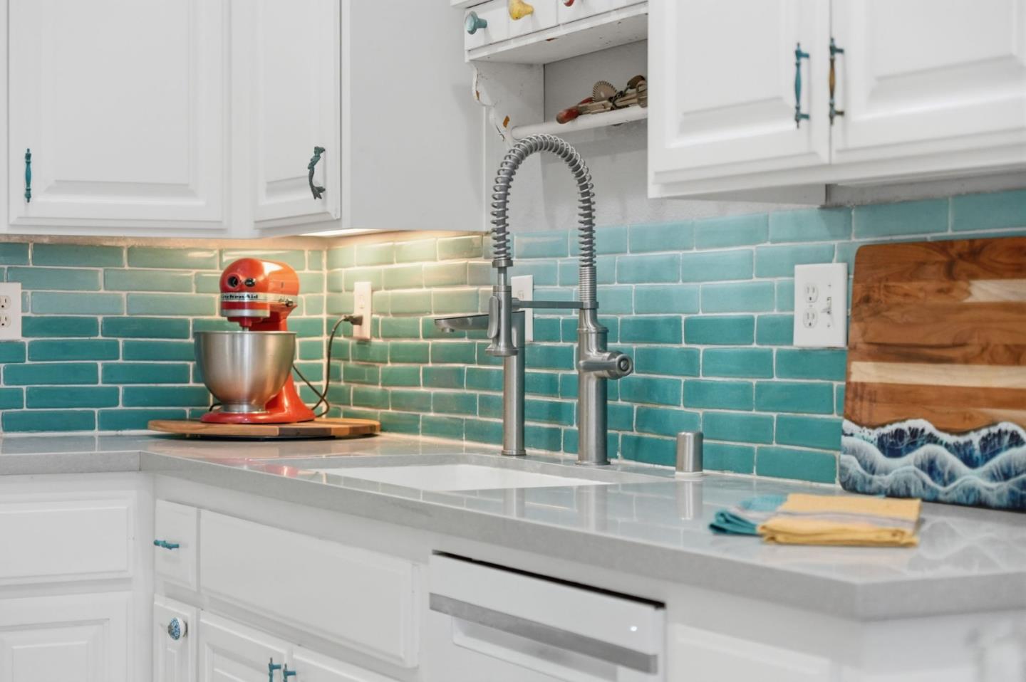 Detail Gallery Image 9 of 40 For 17765 Calle Hermosa, Morgan Hill,  CA 95037 - 3 Beds | 2/1 Baths