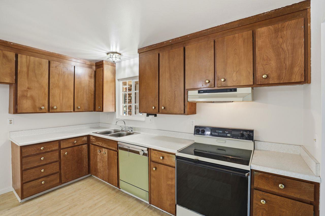 Detail Gallery Image 15 of 43 For 1666 El Dorado Dr, Salinas,  CA 93906 - 3 Beds | 2 Baths