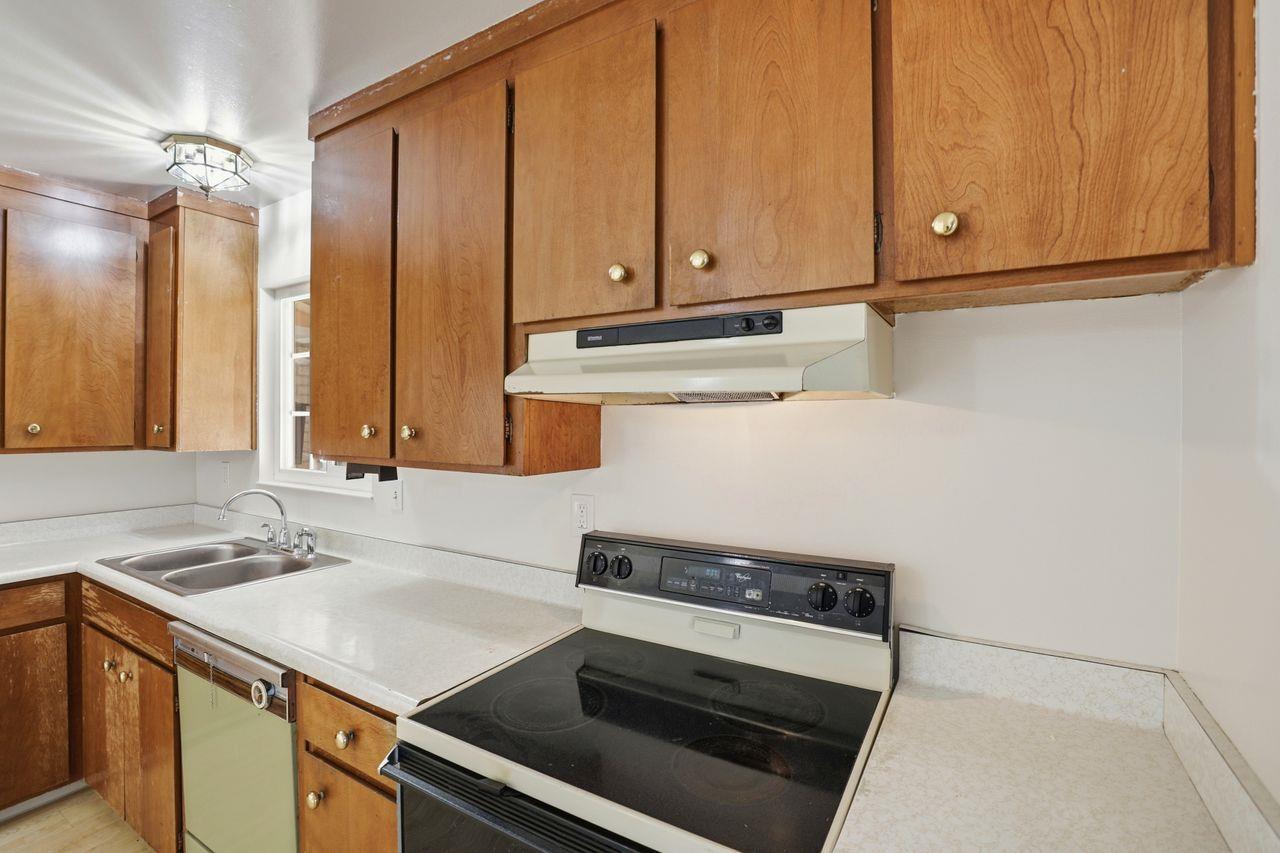 Detail Gallery Image 16 of 43 For 1666 El Dorado Dr, Salinas,  CA 93906 - 3 Beds | 2 Baths